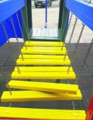Columpios de Arrasate y pavimento para parques en muy mal estado